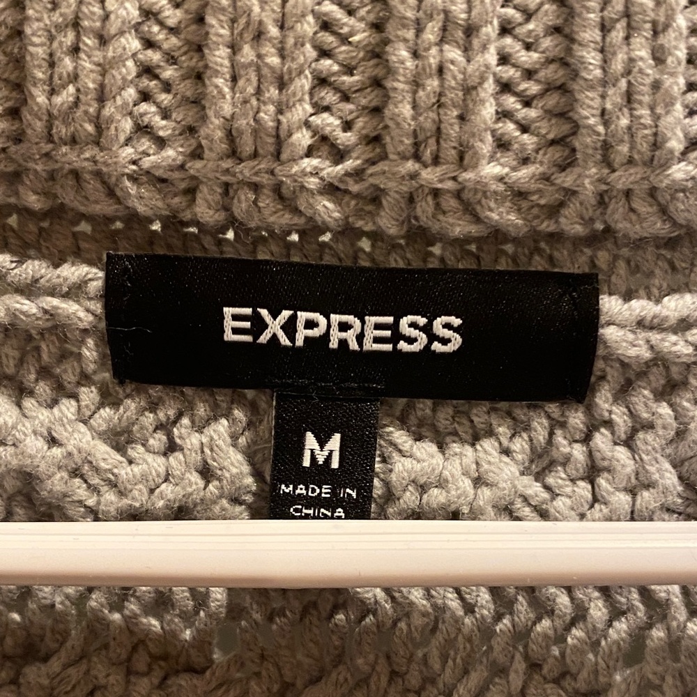 Express Gray Cable Knit Women's Sweater
766 - Picture 3 of 6